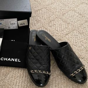 CHANEL Mule